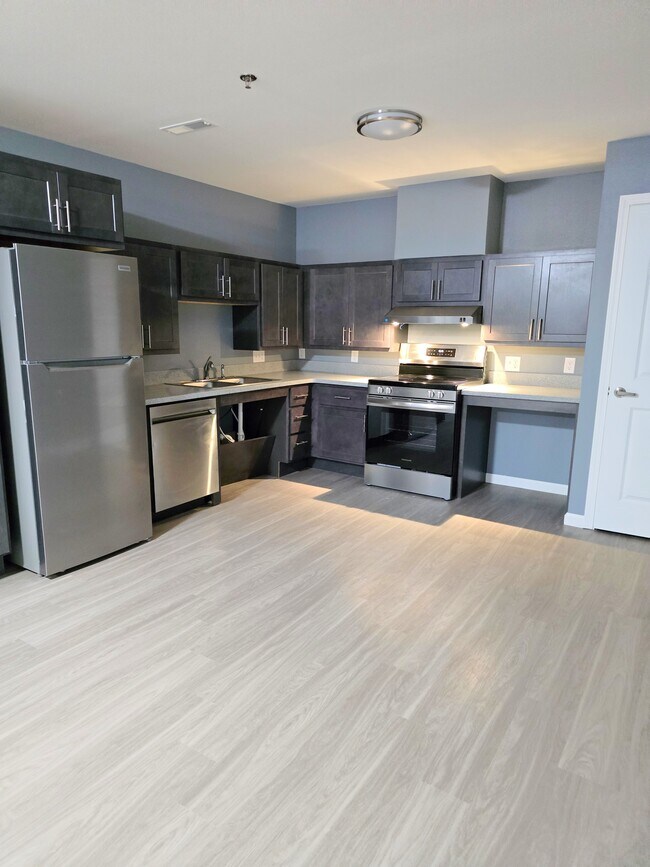 813 W van Weiss Blvd, West Burlington, IA 52655