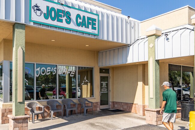Enjoy great meals at Joe's Cafe in Lehigh Town Center Mall while living at Eisenhower.