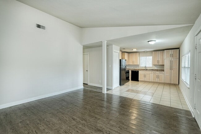 6407 Auburn Dr unit B, Austin, TX 78723 - photo 5