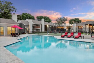 10751 Meadowglen Ln, Houston, TX 77042