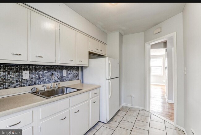 4506 Furley Ave unit 1, Baltimore, MD 21206 - photo 5