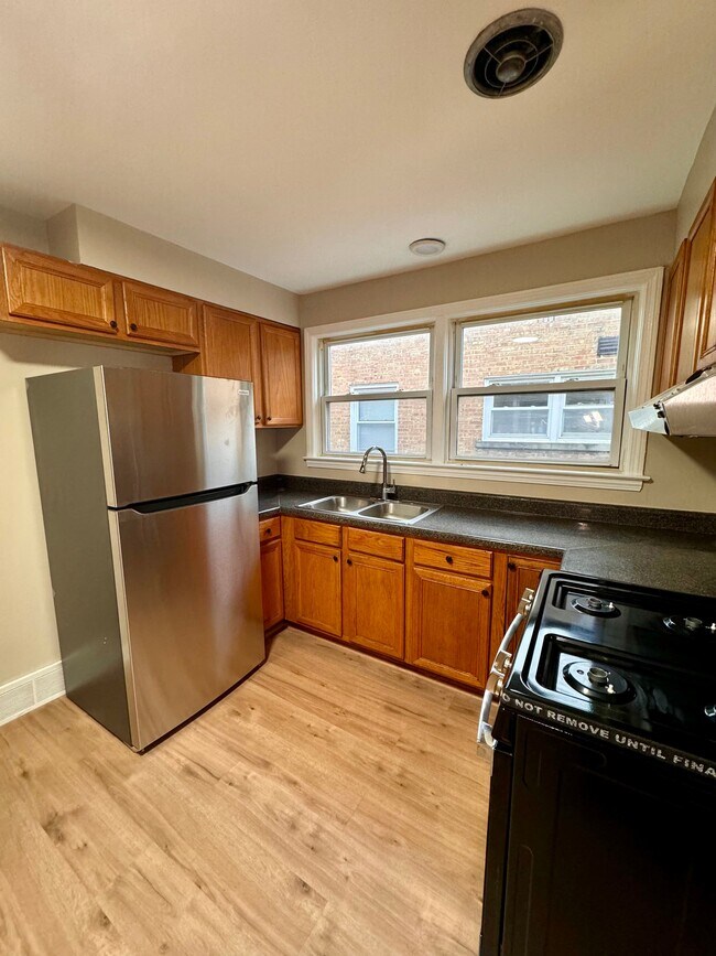 9126 Keating Ave unit 2B, Skokie, IL 60076 - photo 5