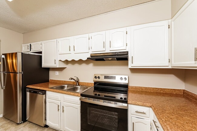 2538 Martin Cir, Birmingham, AL 35235 - photo 7