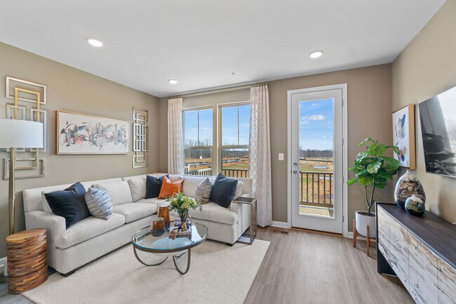 11017 Golden Glow Ave unit 37070430, Upper Marlboro, MD 20772 - photo 6