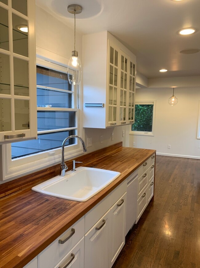 1251 SE 47th Ave, Portland, OR 97215 - photo 3