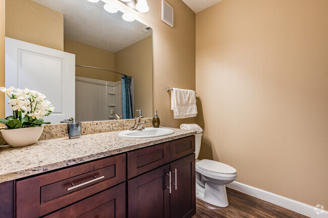 2 BR, 2 BA 1,138SF