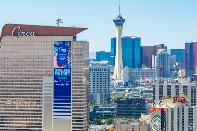 Route 95 and Interstate 15 provide residents of Downtown LV access to the rest of the Valley.