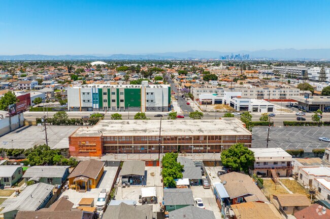 Vox Collegiate of Los Angeles emphasizes college readiness and leadership skills.
