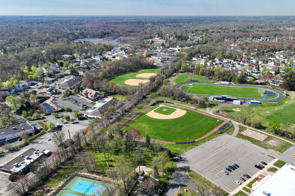 Neighborhood_Spotswood_01_100323.mp4