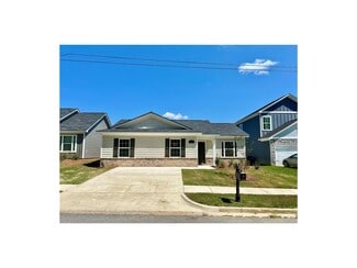 27 Whiterock Rd, Phenix City, AL 36869