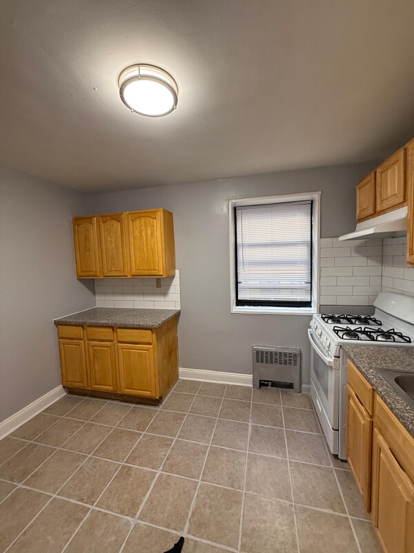 56 S Munn Ave, East Orange, NJ 07018