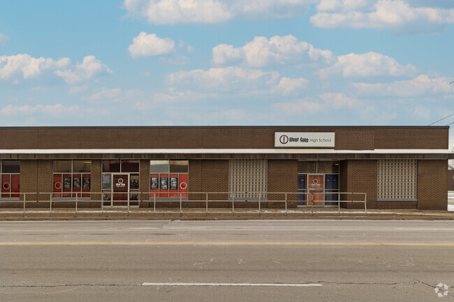 Children can easily walk or bike to River Gate High School.