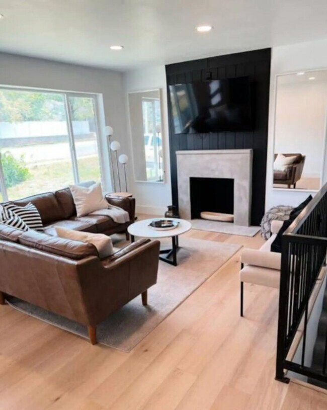 2392 S 200 W unit ID1266945P, Bountiful, UT 84010 - photo 3