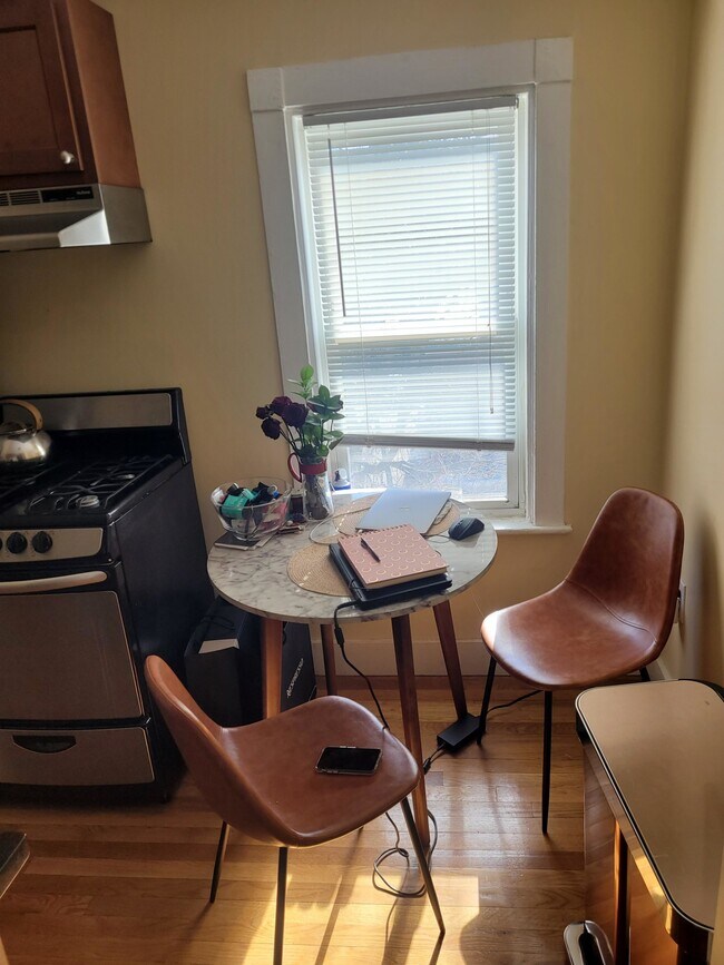 5 Blake St unit 8, Cambridge, MA 02140 - photo 4