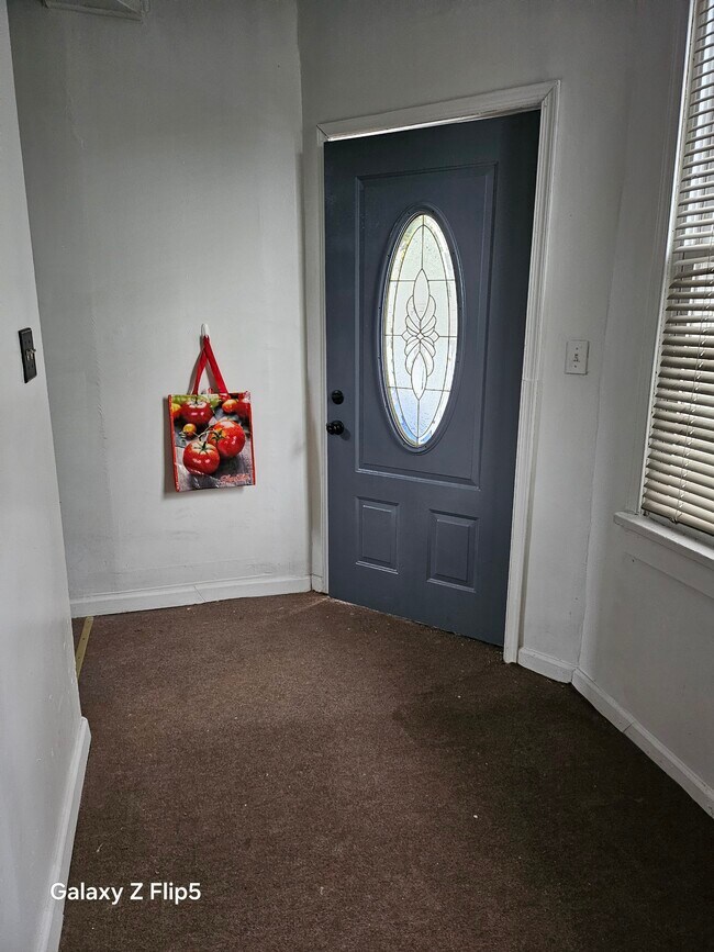 407 W Broad St, Palmyra, NJ 08065 - photo 2