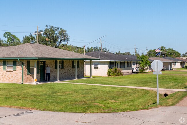 Rows of homes in Broadmoor create a charming and inviting neighborhood atmosphere.