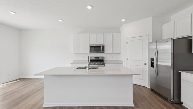 7893 Magnolia St, New Palestine, IN 46163 - photo 4