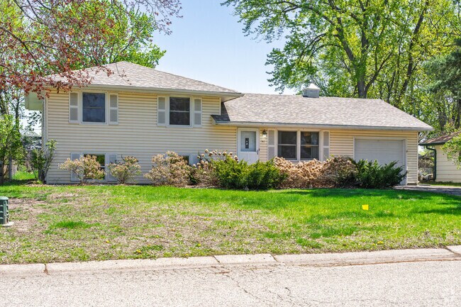 Eighties style split levels are popular in the Redwood neighborhood.