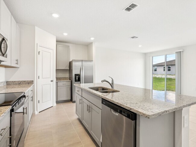 1737 Forest Run Ln, Auburndale, FL 33823 - photo 4