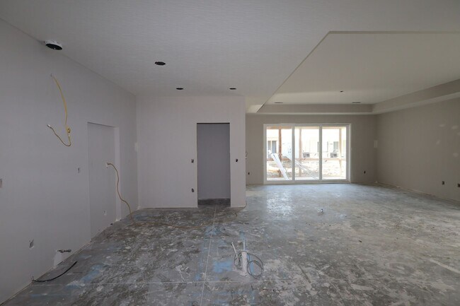 4539 Corsican E, Hilliard, OH 43026 - photo 5