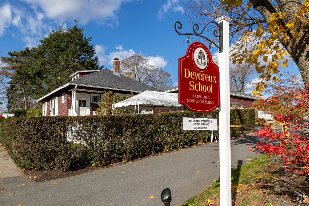 Devereux School has a student teacher ratio of 7 to 1.
