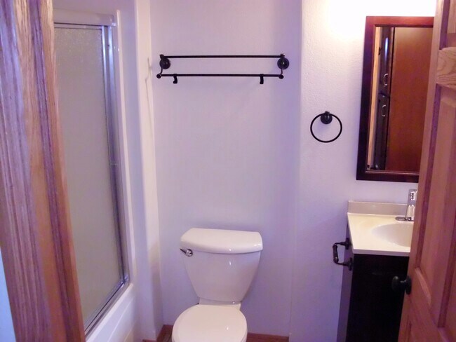 1303 E 2nd St unit 1, Duluth, MN 55805 - photo 6