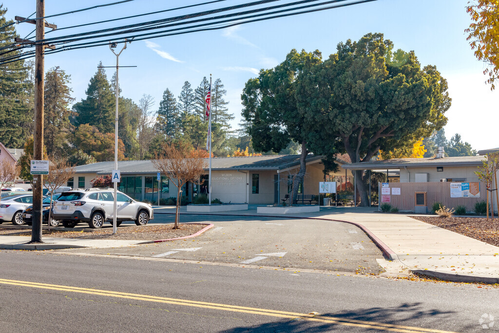 Your kids will enjoy learning in the inspiring atmosphere of Wilson Alternative School.