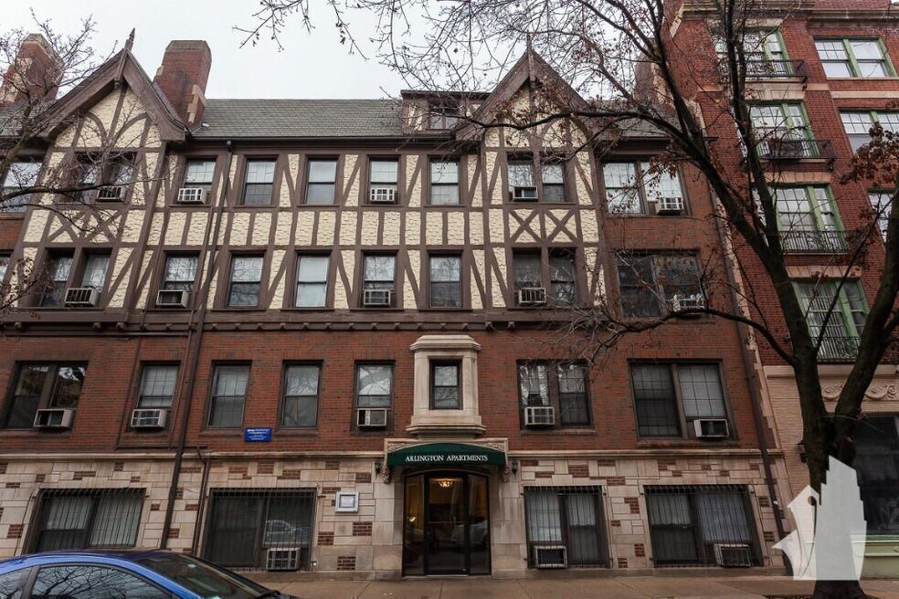 512 W Arlington Place unit 116, Chicago, IL 60614 - photo 1