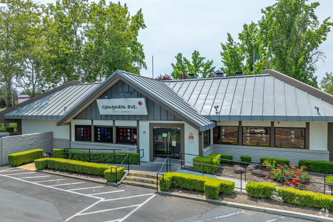 Gangnam Ave in Sun River has all you can eat Koran BBQ.