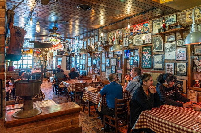 The Pit Rib House is a local favorite of Hickory Hills.