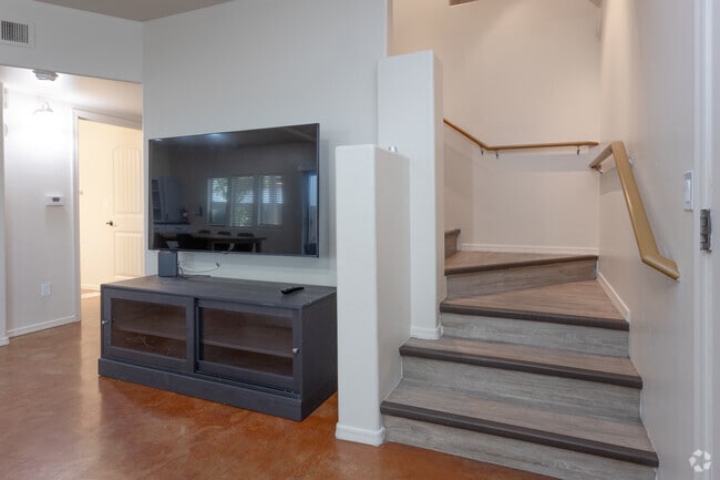 5BR, 2BA - 1,839SF - Living Room
