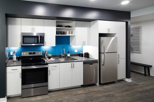 AVA Esterra Park, Redmond, WA 98052 - photo 2