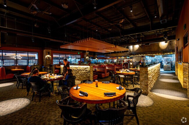 Fort Wayne's Black Canyon restaurant is one of the best restaurants in Fort Wayne.