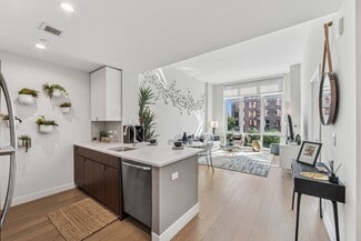 57 Bank St, White Plains, NY 10606