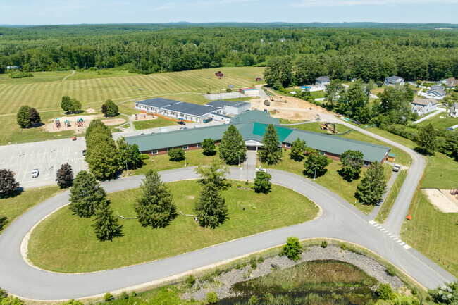 Aerial view of the Great Falls Elementary School.