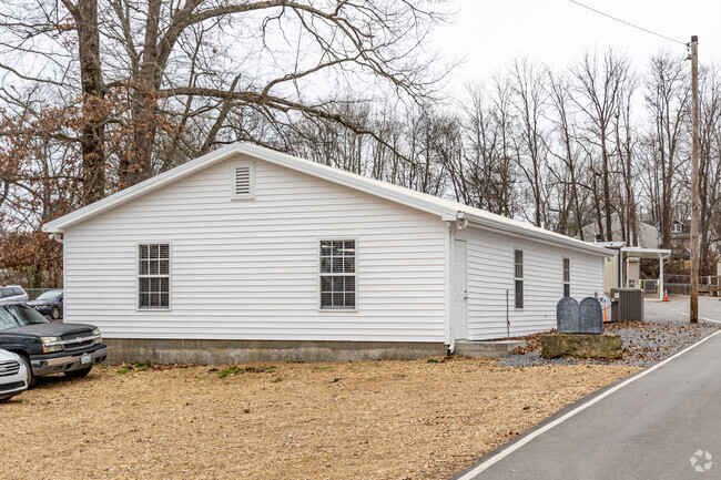 Macon Christian Academy has a student population of 162.