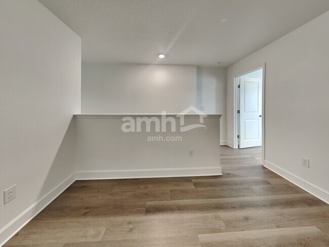 37963 Dusty Saddle Ln, Zephyrhills, FL 33541 - photo 6