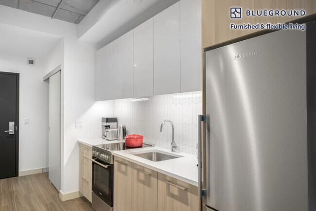 88 Ames St unit FL17-ID36, Cambridge, MA 02142 - photo 4