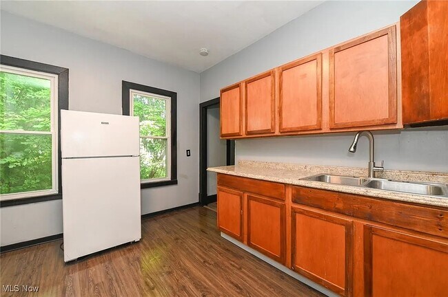 3620 E 63rd St unit Back unit, Cleveland, OH 44105 - photo 3