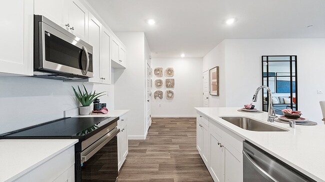 246 Bryan Ave, Dinuba, CA 93618 - photo 3