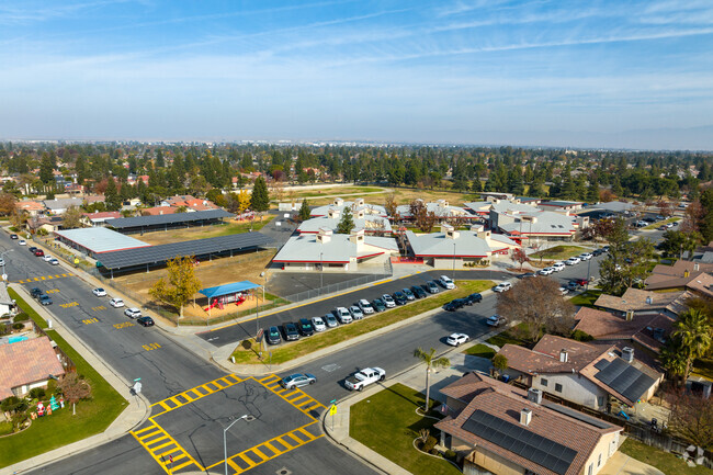 Discvoery Elementary Serves K - 6th  grade levels in Bakersfield, Ca.
