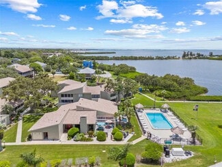 416 Windrush Bay Dr, Tarpon Springs, FL 34689