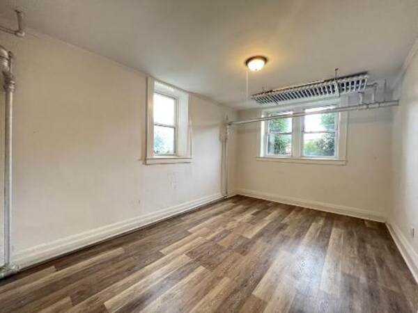 945 Spofford Ave unit liz, Elizabeth, NJ 07202 - photo 2