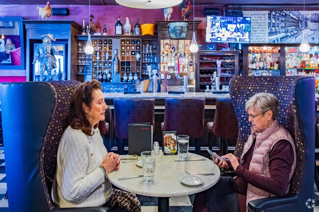 La Baguette Bistro is a French restaurant popular among locals near Nichols Hills.