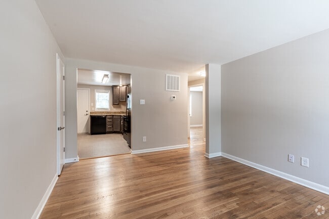 Swansboro Garden- 2BR, 1BA