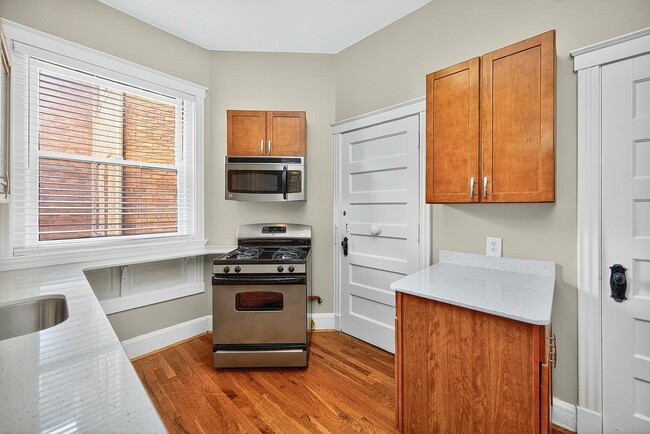 Clermont Condominiums, Cincinnati, OH 45206 - photo 6