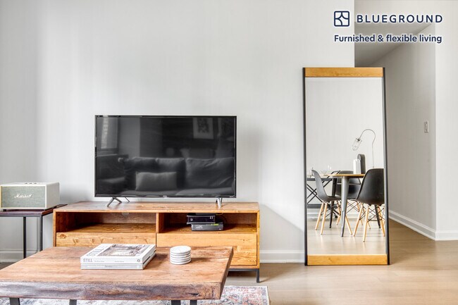 500 W 56th St unit FL7-ID98, New York, NY 10019 - photo 3