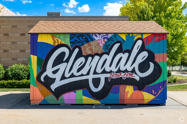 A colorful mural beatifies Glendale Middle School’s campus.