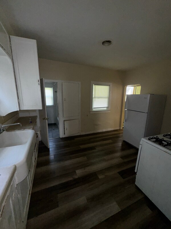 319 E Streicher St unit 1, Toledo, OH 43608 - photo 7