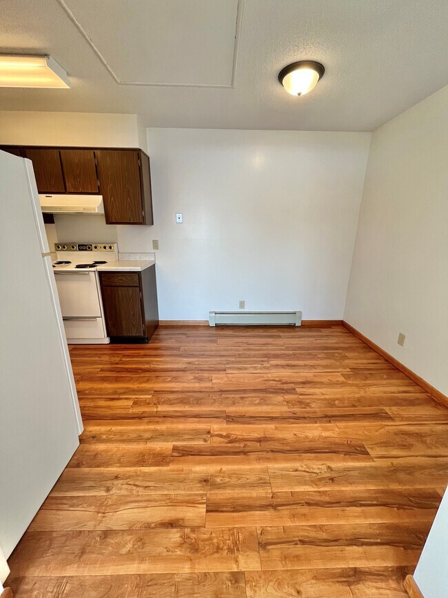 3505 S. Hawthorne Apartments, Sioux Falls, SD 57105 - photo 4